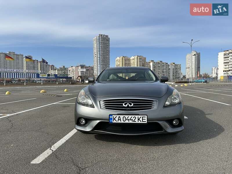 Infiniti G37 2011