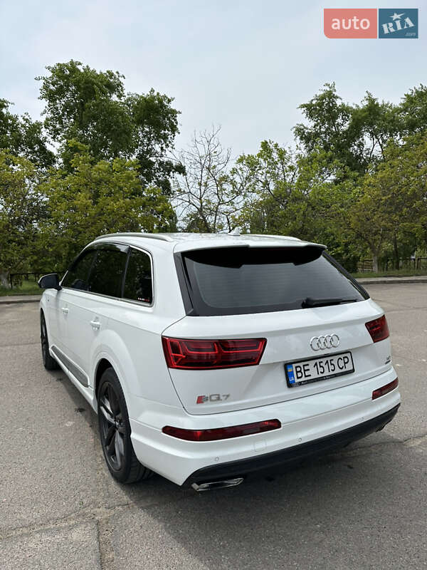 Audi-24