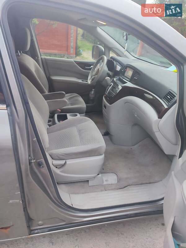 Nissan Quest 2013
