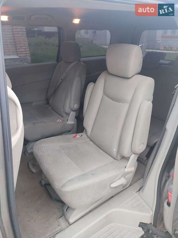 Nissan Quest 2013