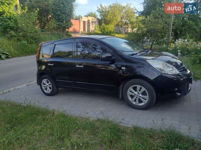 Nissan-2