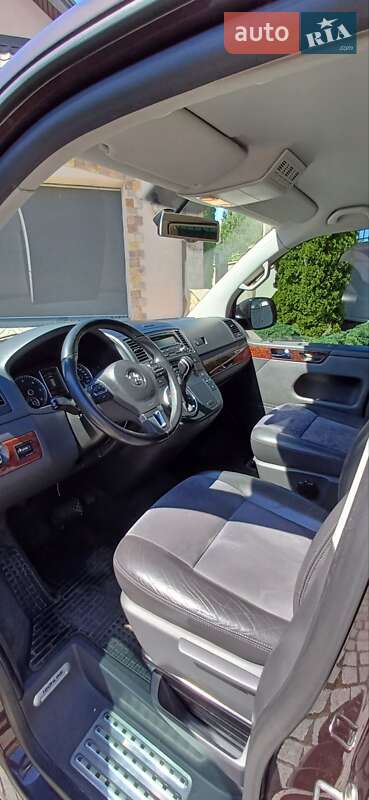 Volkswagen Multivan 2012