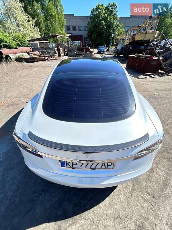 Tesla Model S 2019