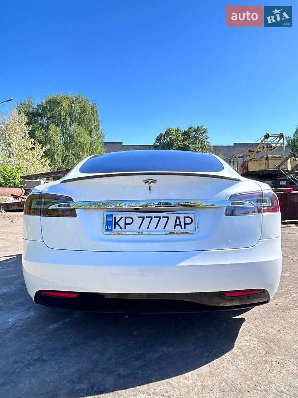 Tesla Model S 2019