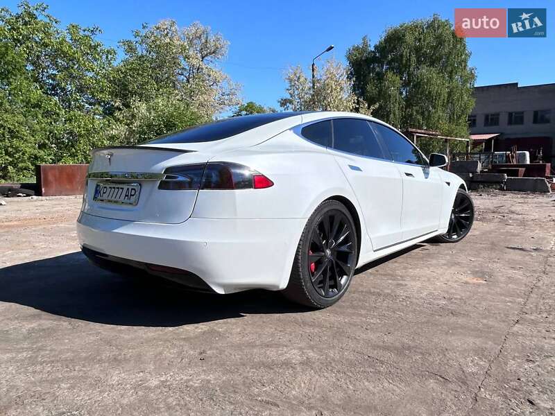 Tesla Model S 2019