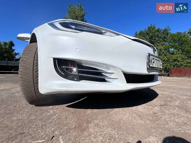 Tesla Model S 2019