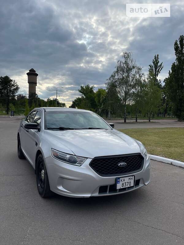Ford Taurus 2019