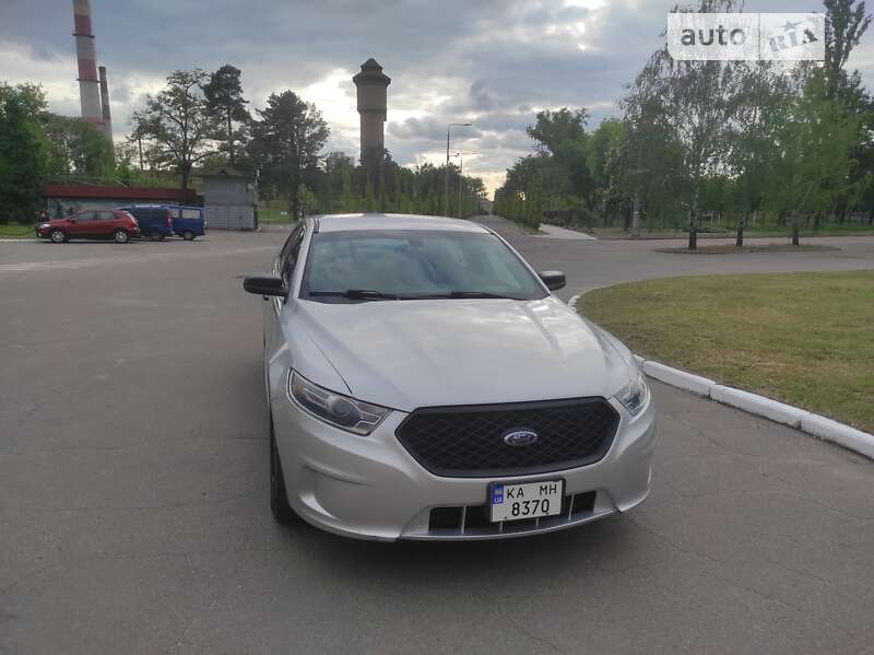 Ford Taurus 2019