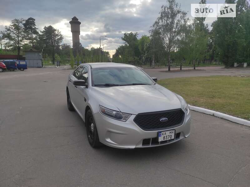 Ford Taurus 2019