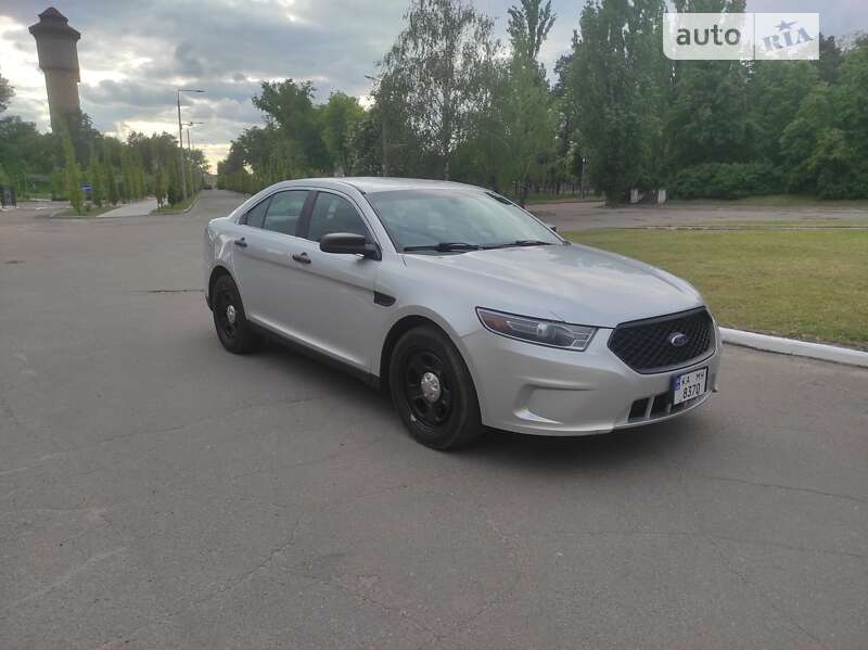 Ford Taurus 2019