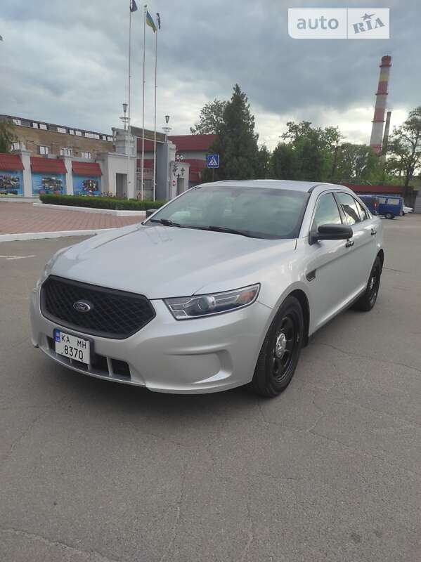 Ford Taurus 2019