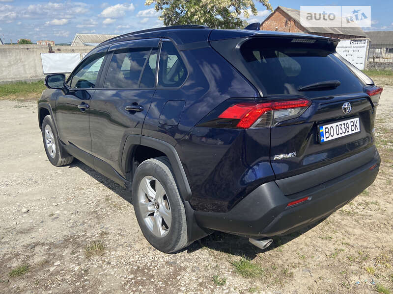 Toyota RAV4 2021