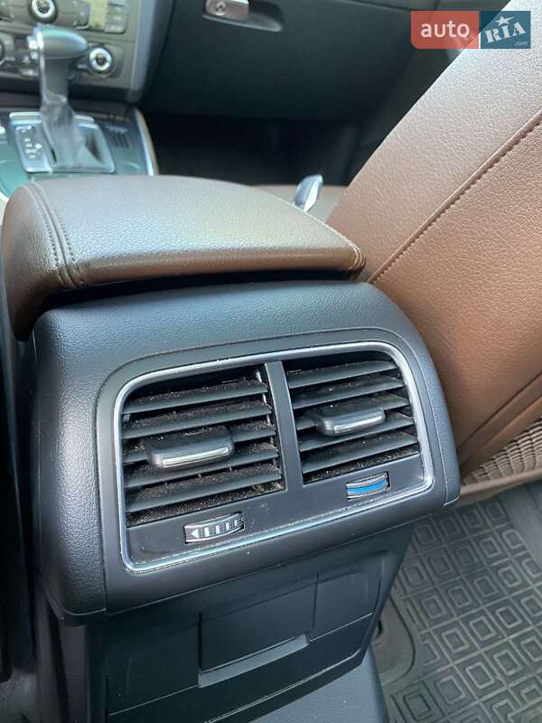 Audi-0
