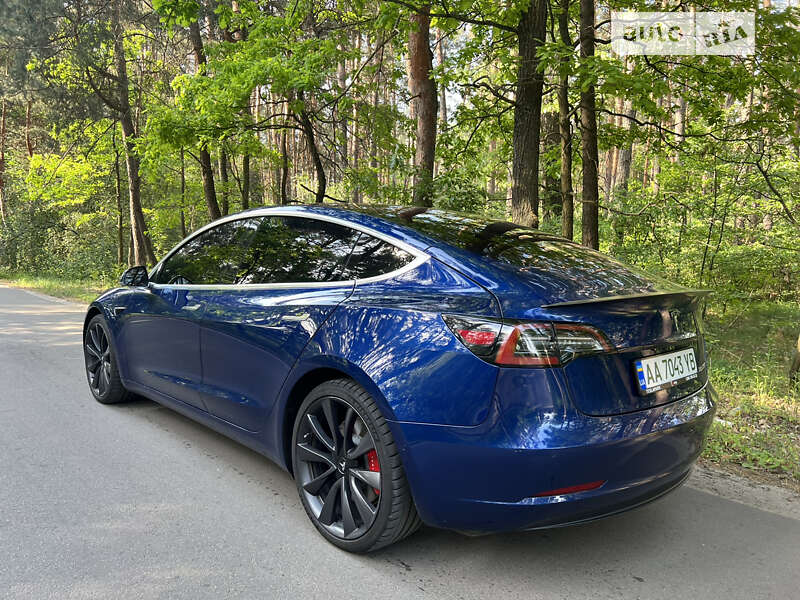 Tesla Model 3 2019