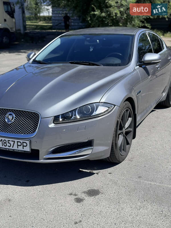 Jaguar XF 2012