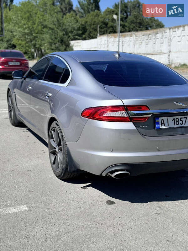 Jaguar XF 2012