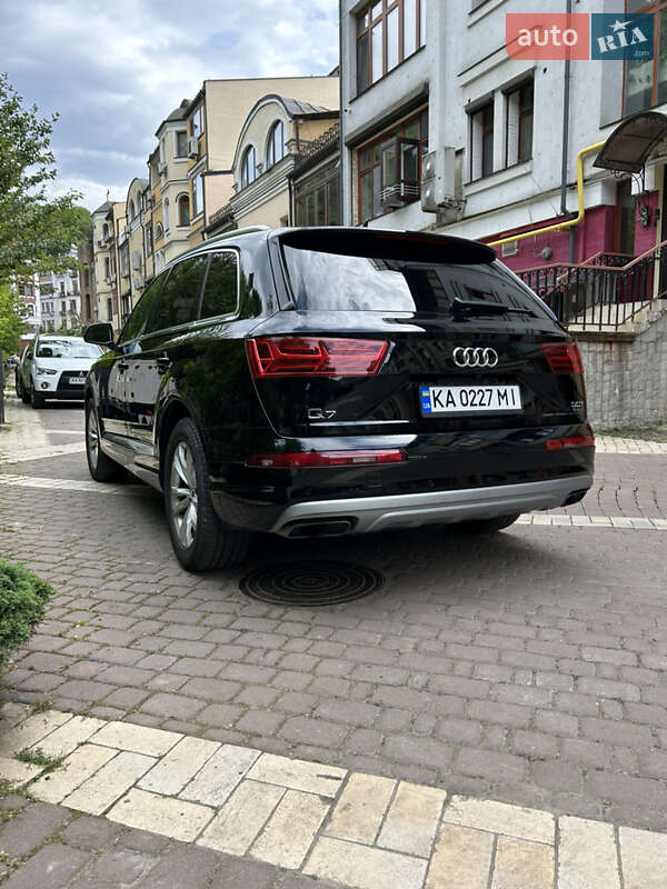 Audi-25