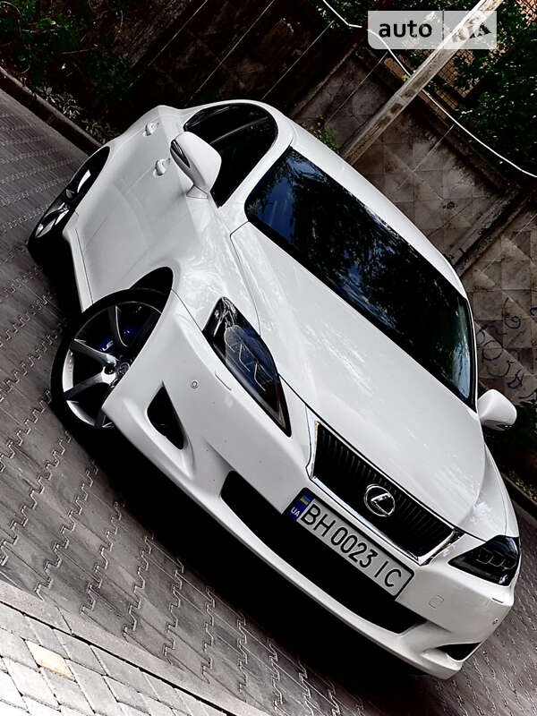 Lexus-12