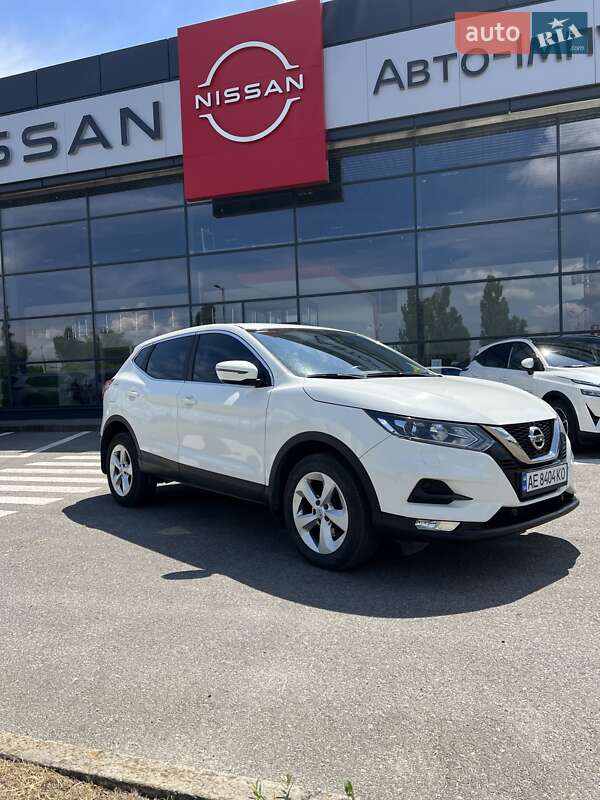 Nissan-4