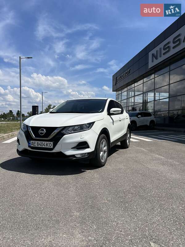 Nissan-5