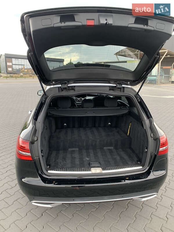 Mercedes-Benz C-Class 2020