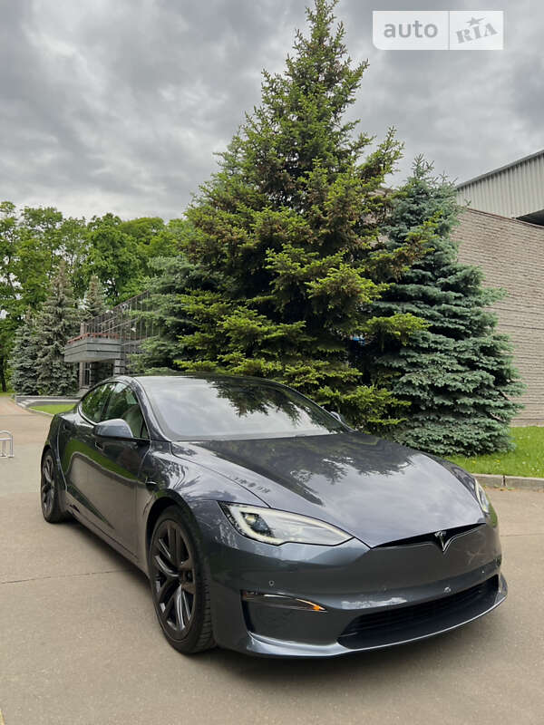 Tesla-18