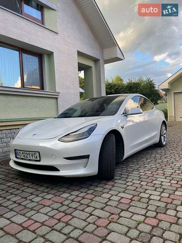 Tesla Model 3 2019