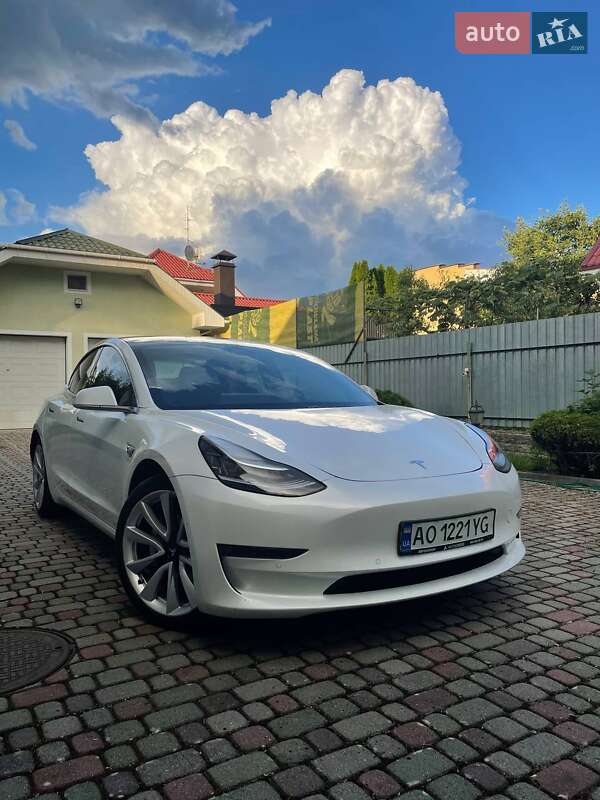 Tesla Model 3 2019