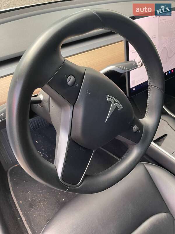 Tesla Model 3 2019