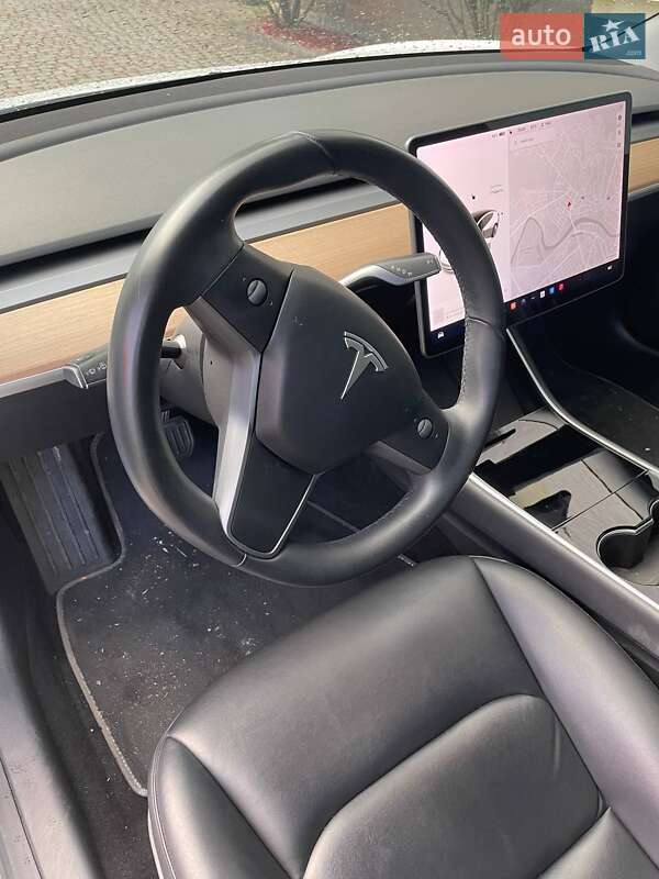 Tesla Model 3 2019