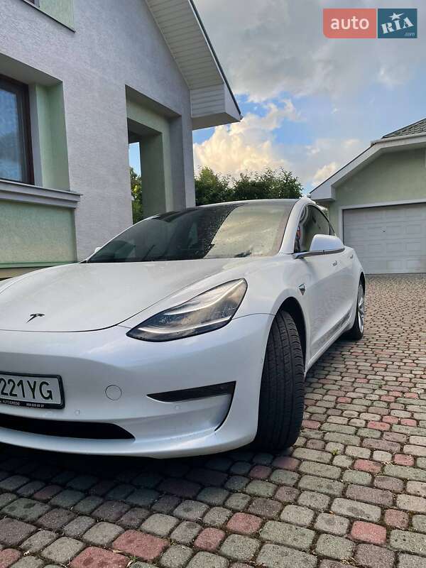 Tesla Model 3 2019