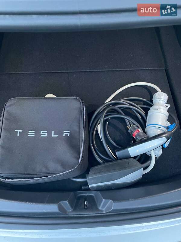 Tesla Model 3 2019