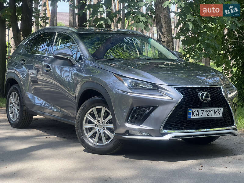Lexus-10