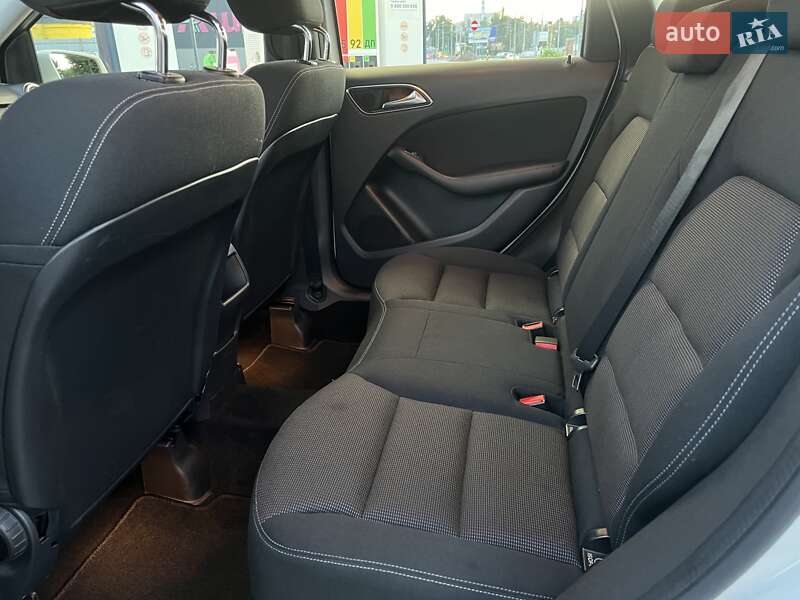 Mercedes-Benz B-Class 2013