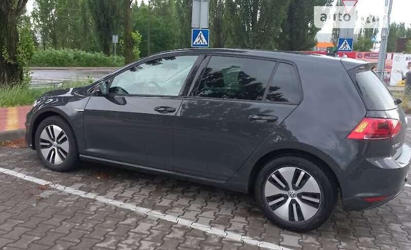 Volkswagen e-Golf 2016