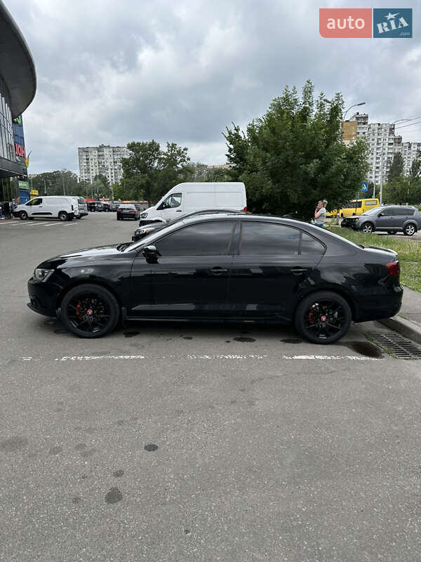 Volkswagen Jetta 2011