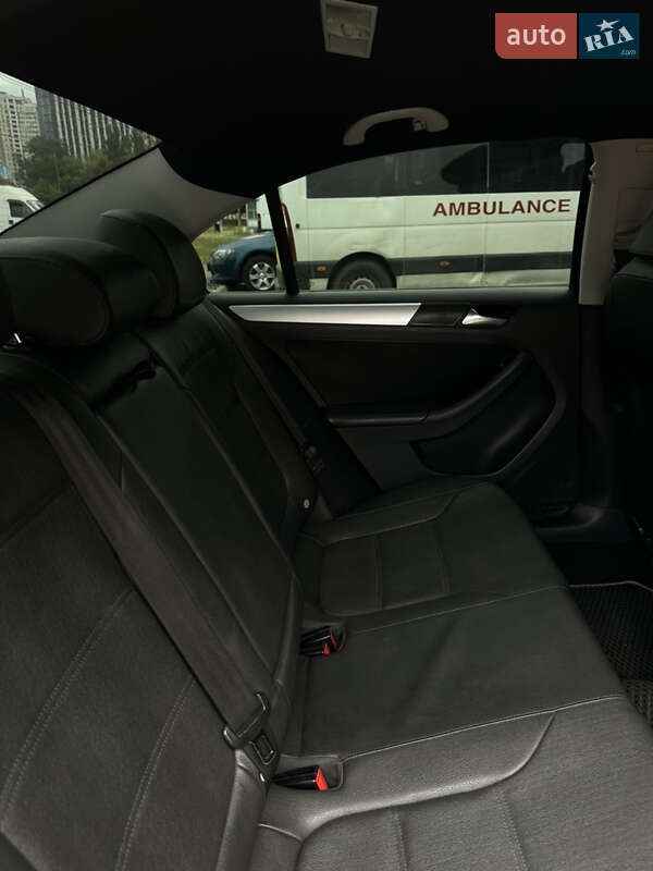 Volkswagen Jetta 2011