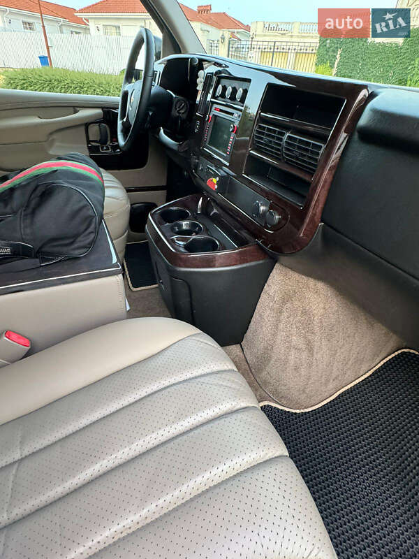 Chevrolet Express 2013