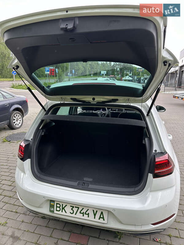 Volkswagen e-Golf 2019
