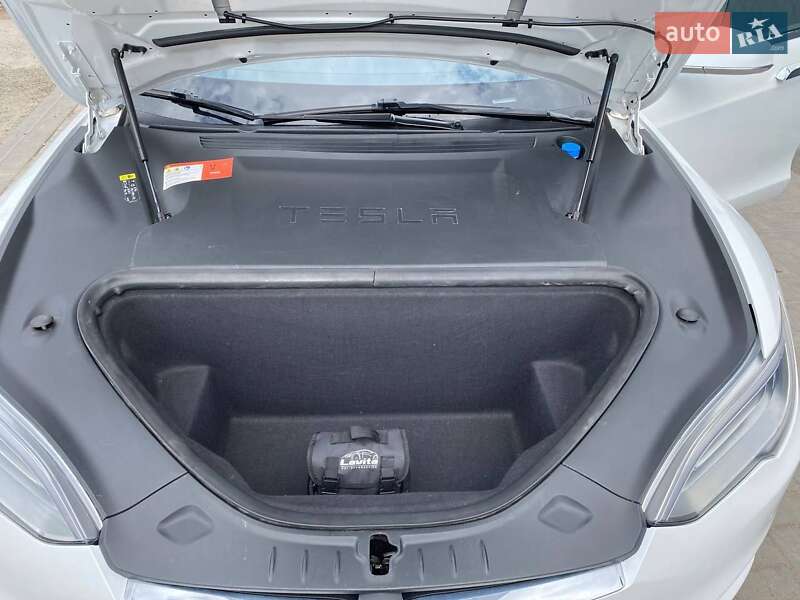 Tesla-26
