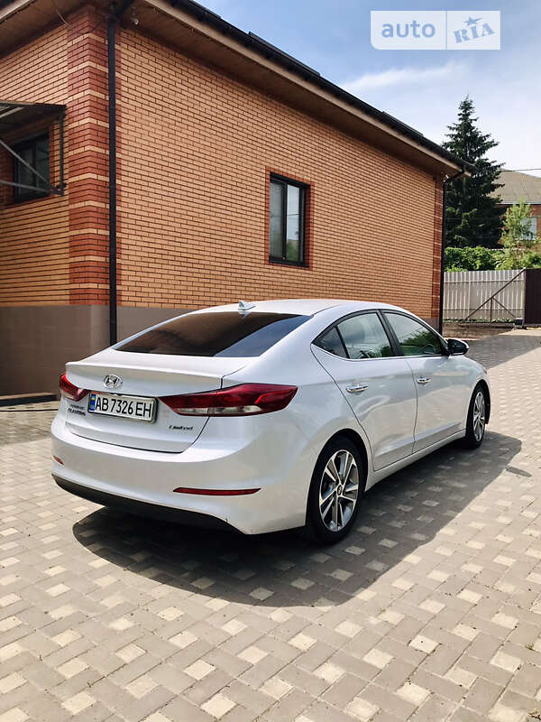 Hyundai Elantra 2015