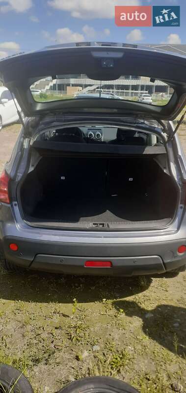 Nissan-12