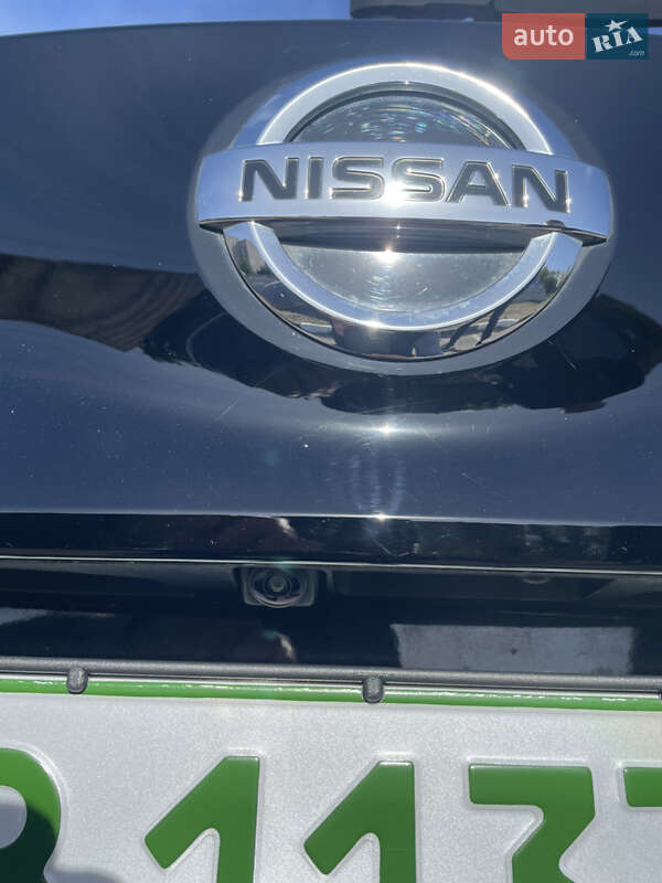 Nissan-32