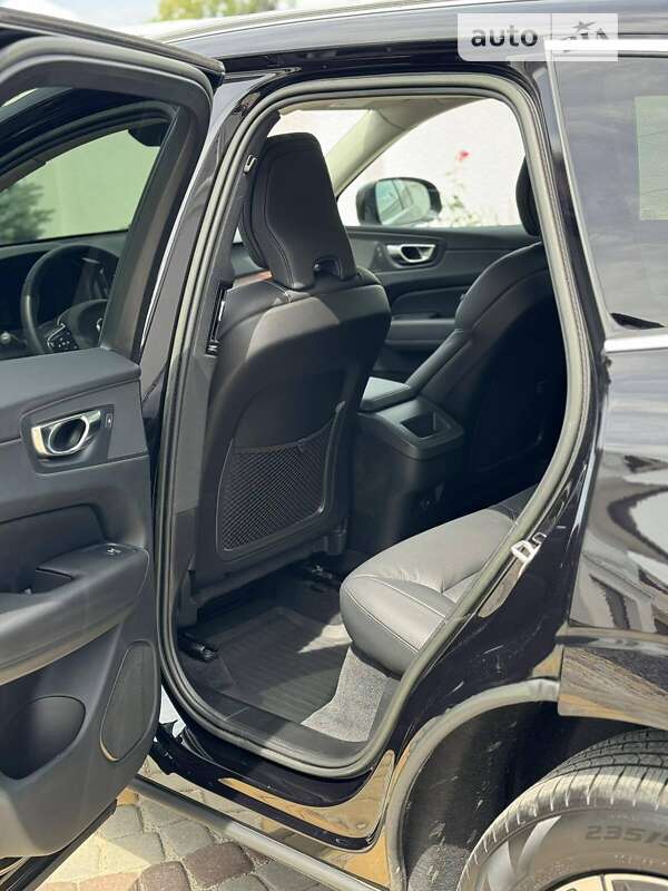 Volvo XC60 2022
