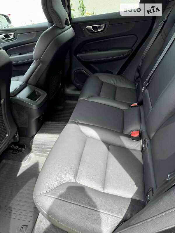 Volvo XC60 2022