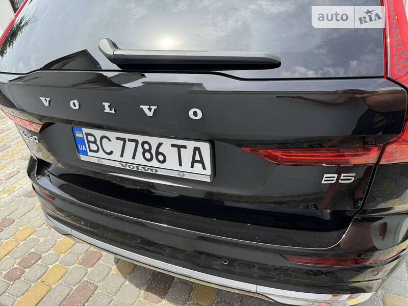 Volvo XC60 2022