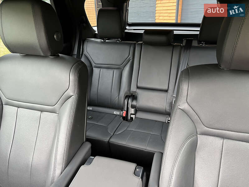 Land Rover-25