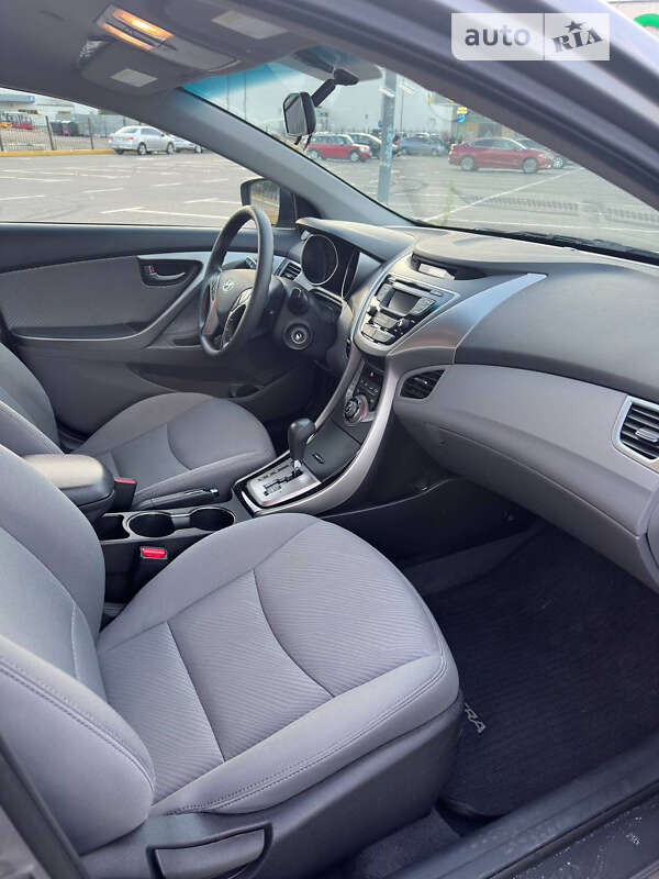 Hyundai Elantra 2013