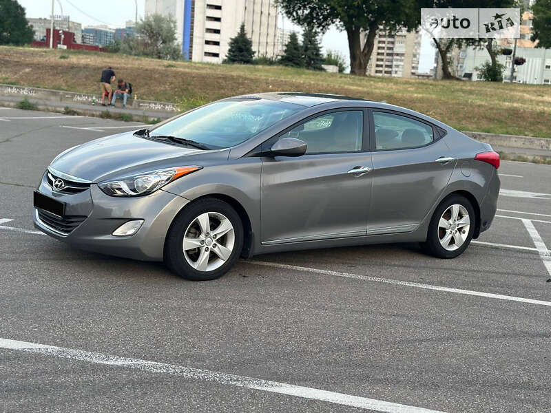 Hyundai Elantra 2013