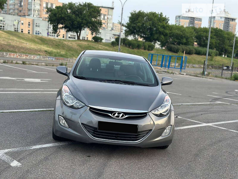 Hyundai Elantra 2013